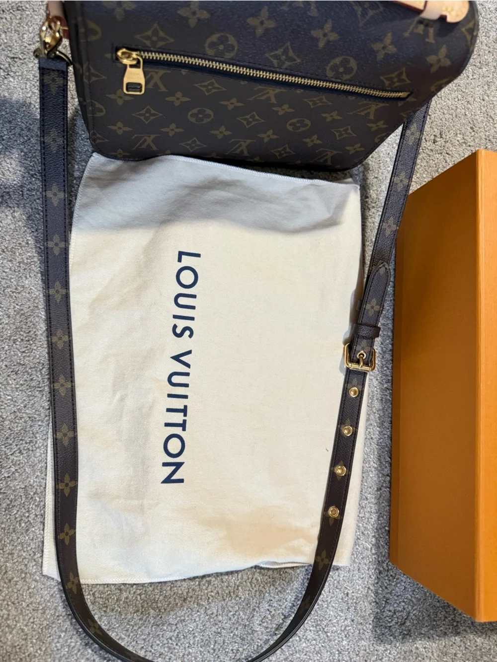 Louis Vuitton Pochette Métis